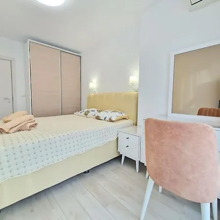 Urban Life 2bdrm Luxury Apartment *