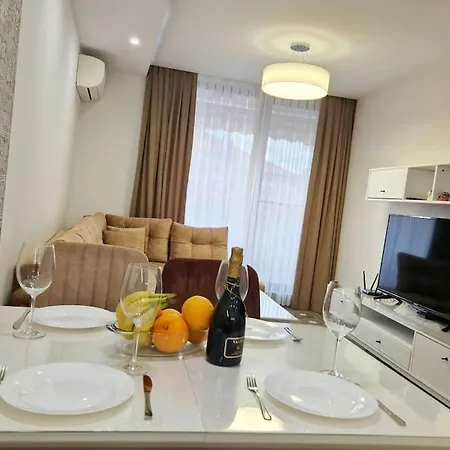 Апартаменты Urban Life 2bdrm Luxury Варна